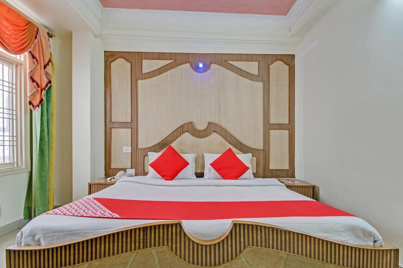 Oyo 24888 Hotel Sham Palace Катра Екстериор снимка