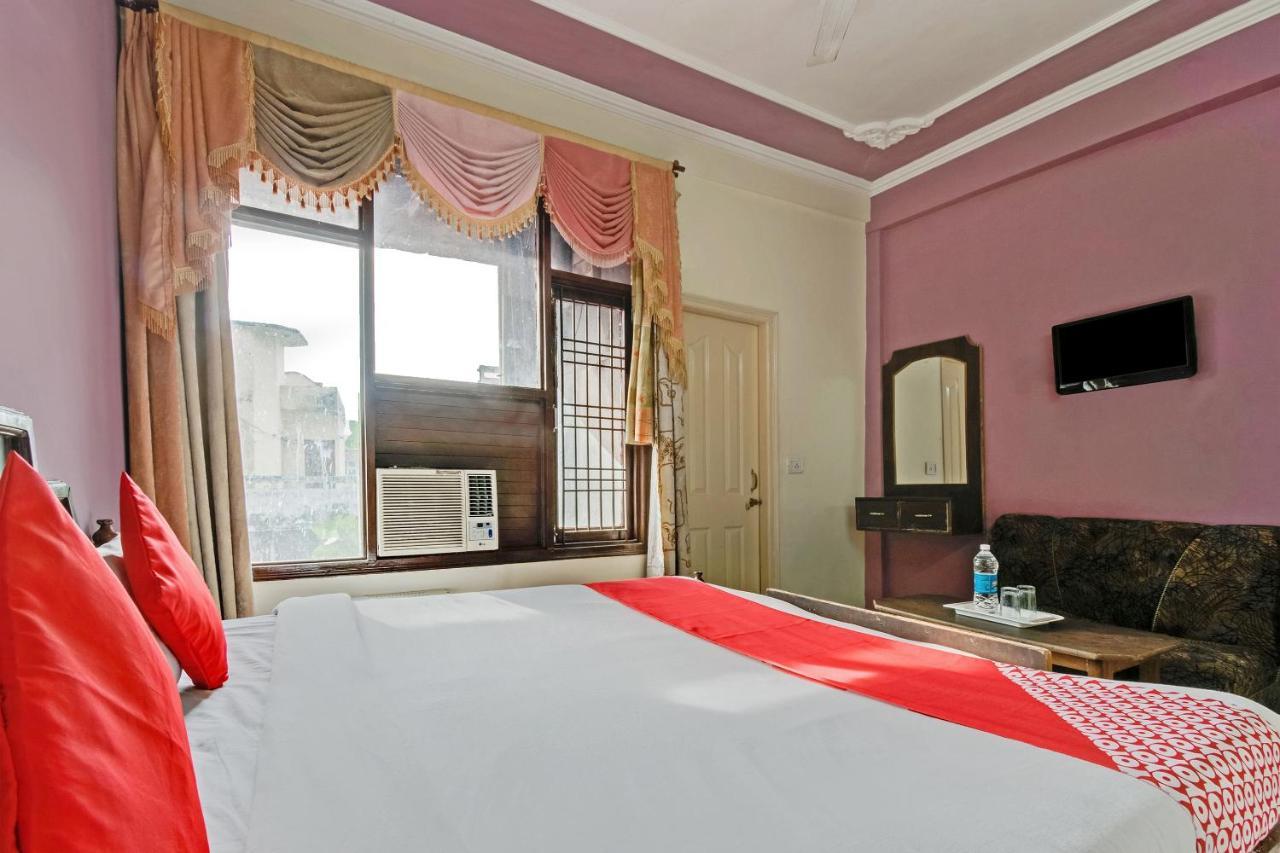 Oyo 24888 Hotel Sham Palace Катра Екстериор снимка