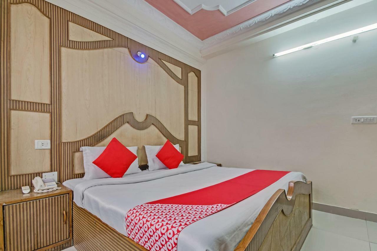 Oyo 24888 Hotel Sham Palace Катра Екстериор снимка