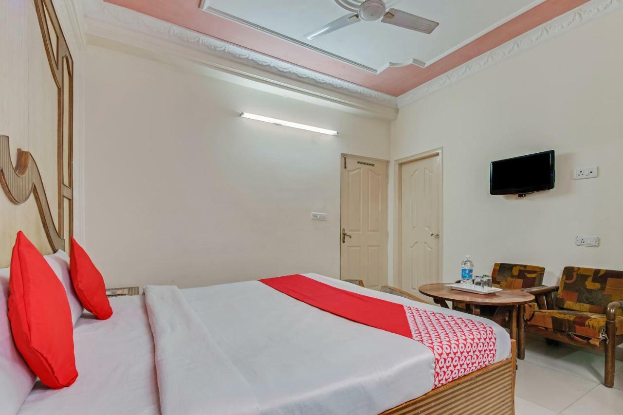 Oyo 24888 Hotel Sham Palace Катра Екстериор снимка